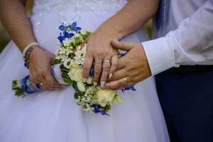 Leonzio White elegantní snubní prsteny