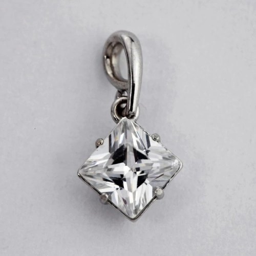 Nikki - jemný stříbrný přívěsek