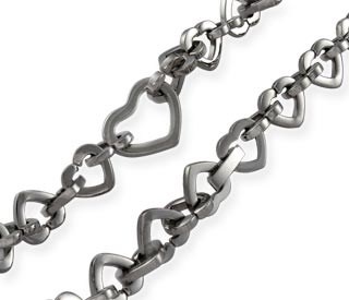 Love -náhrdelník z chirurgické oceli