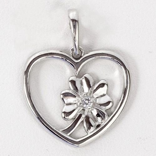 Flower in Heart - přívěšek květiny uprostřed srdce