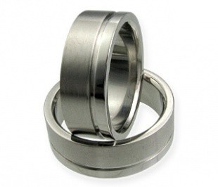 Trendy  ocelové snubní prsteny