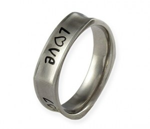 Love ocelový prsten s nápisem